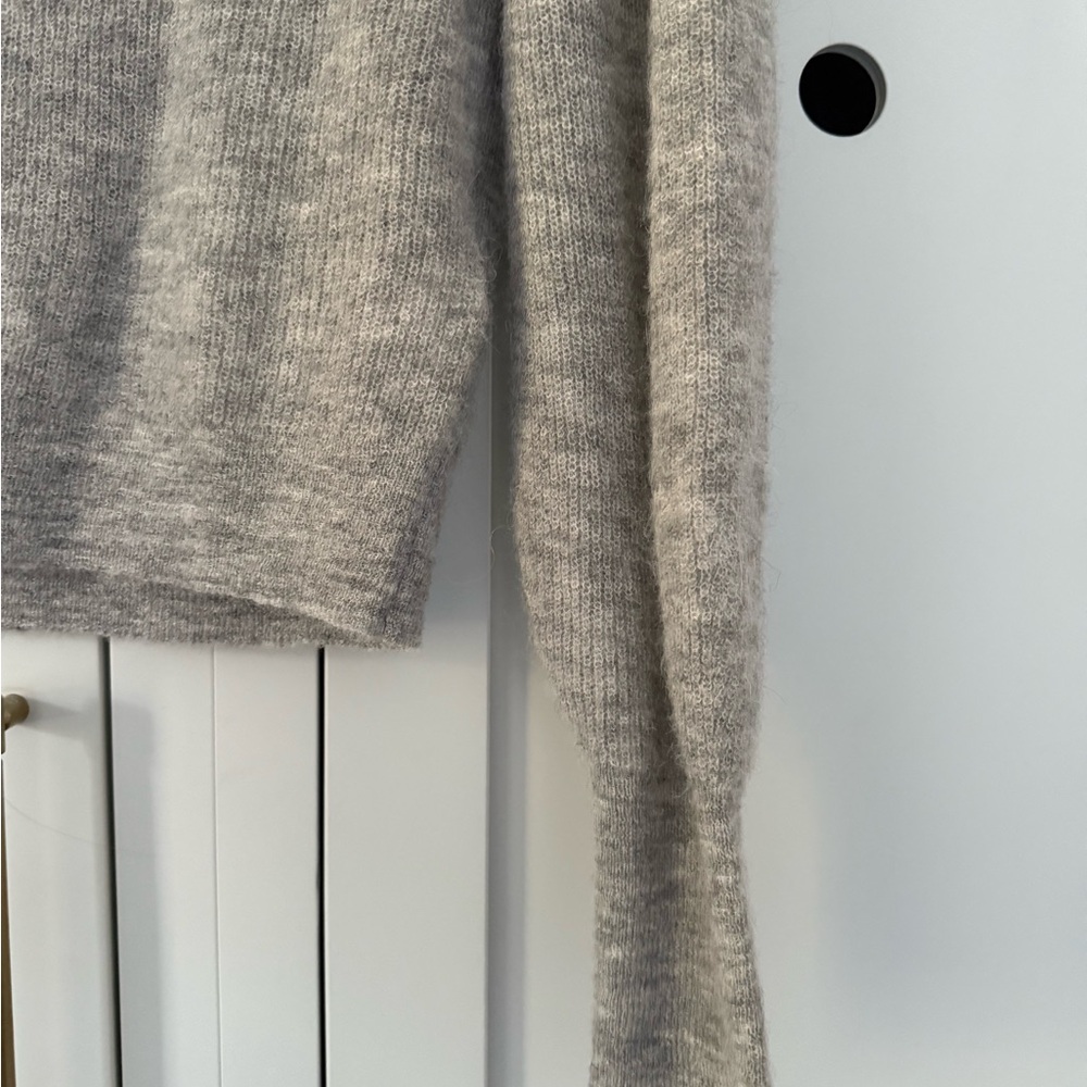 Madewell Alpaca Blend Deep V-Neck Gray Sweater sz medium - Picture 6 of 9